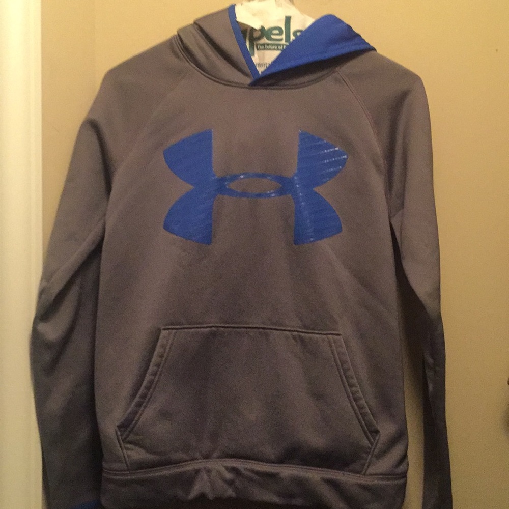 Under Armour youth Sweatshirt